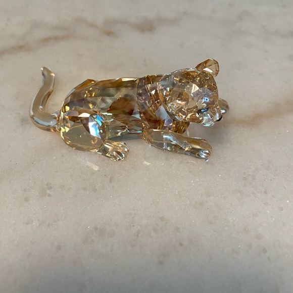 Swarovski Amur Leopard  *SOLD* - Picture 2 of 9